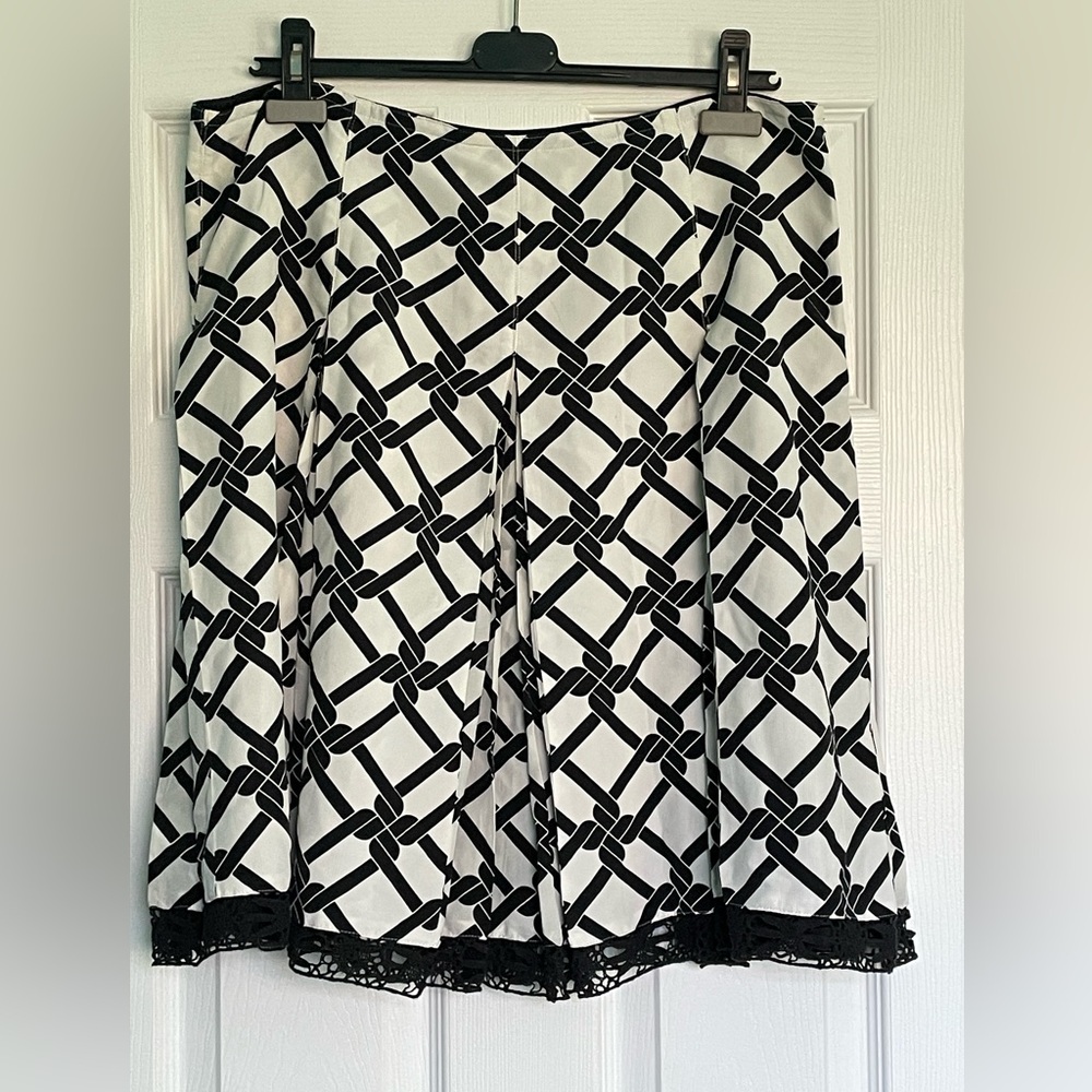 2/$30  100% Silk Skirt
